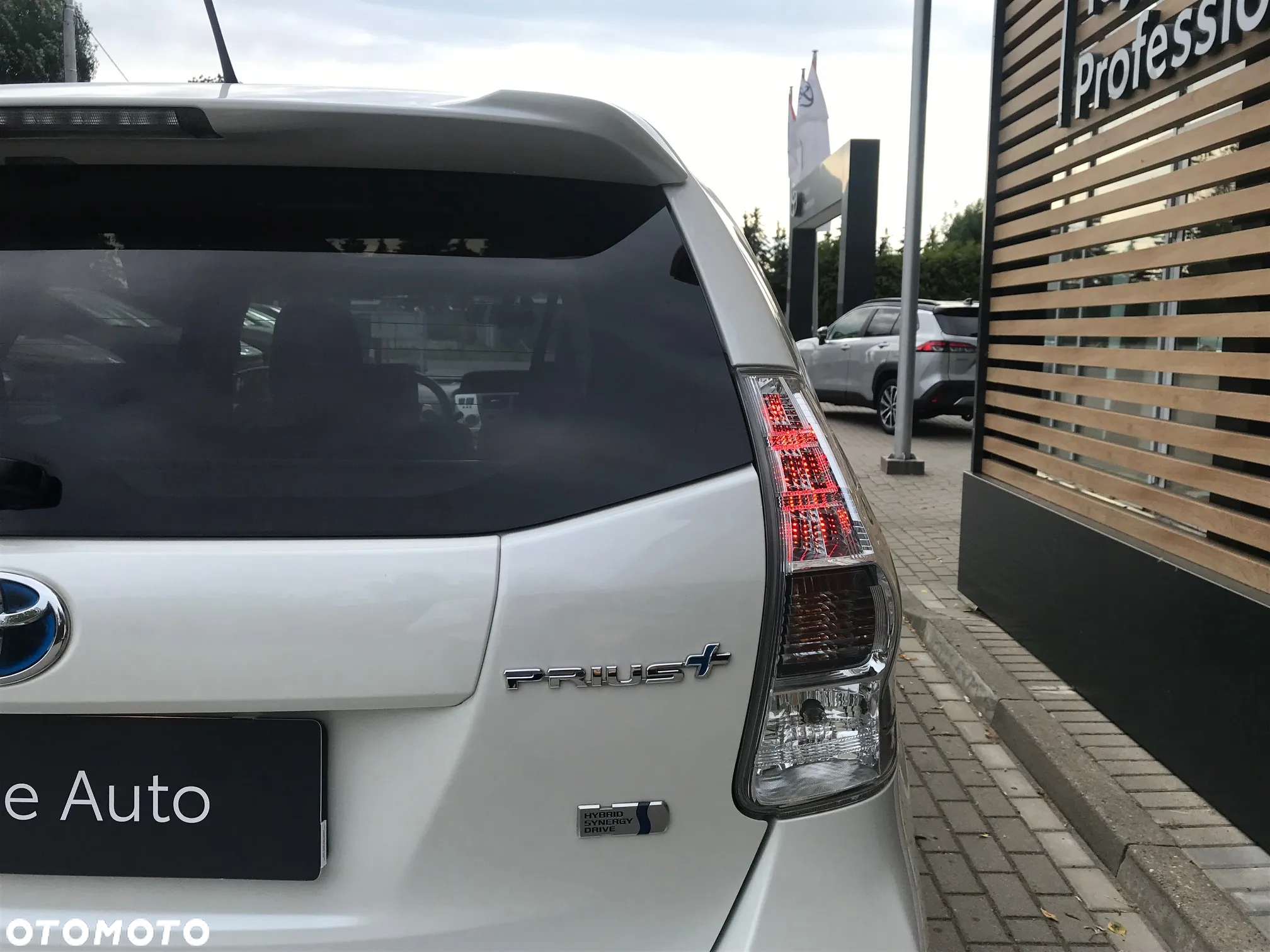 Toyota Prius+ 1.8 HSD Premium - 8