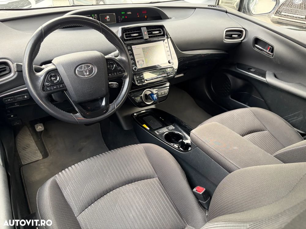 Toyota Prius - 30