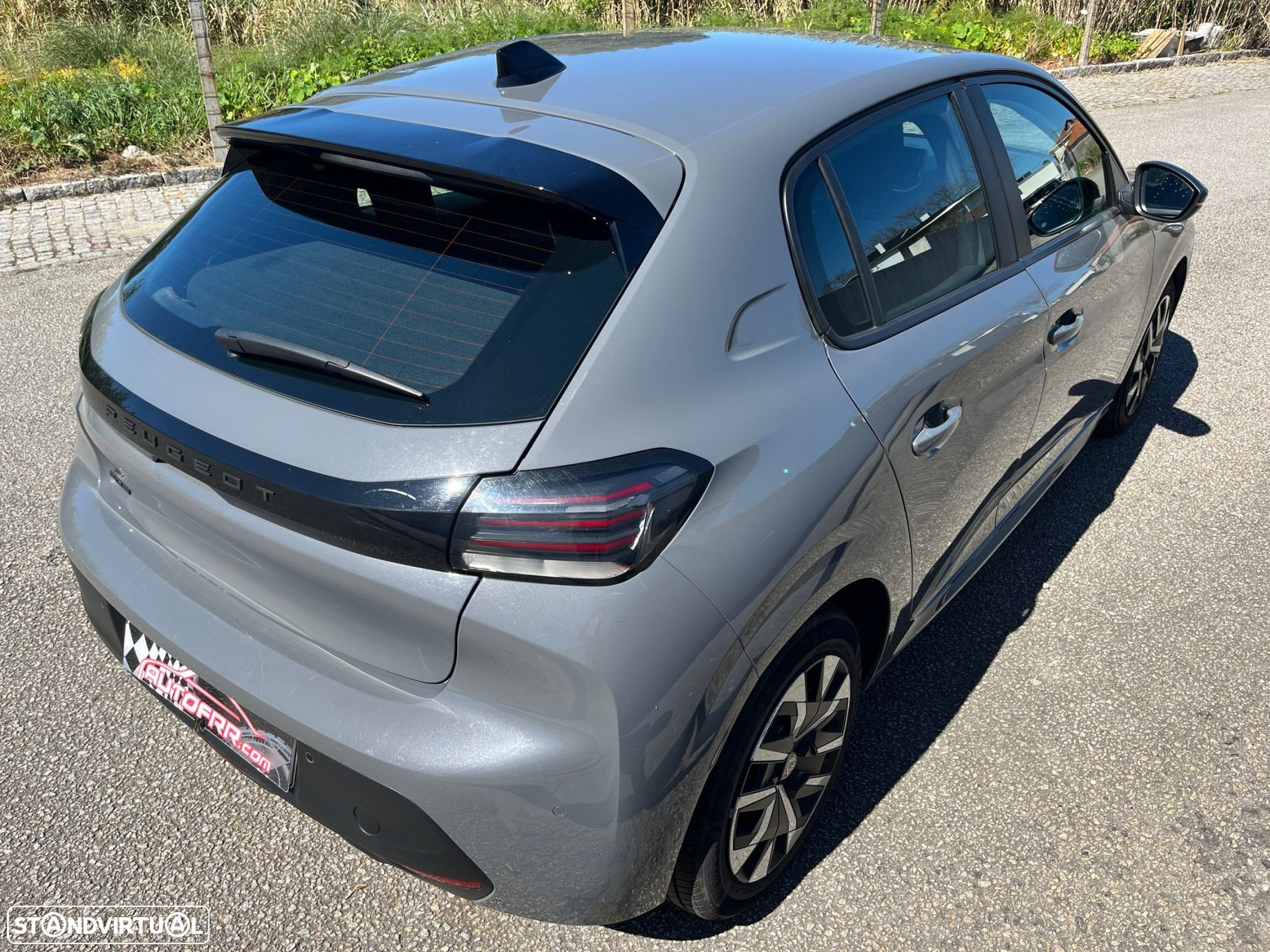 Peugeot 208 1.2 PureTech Like - 8