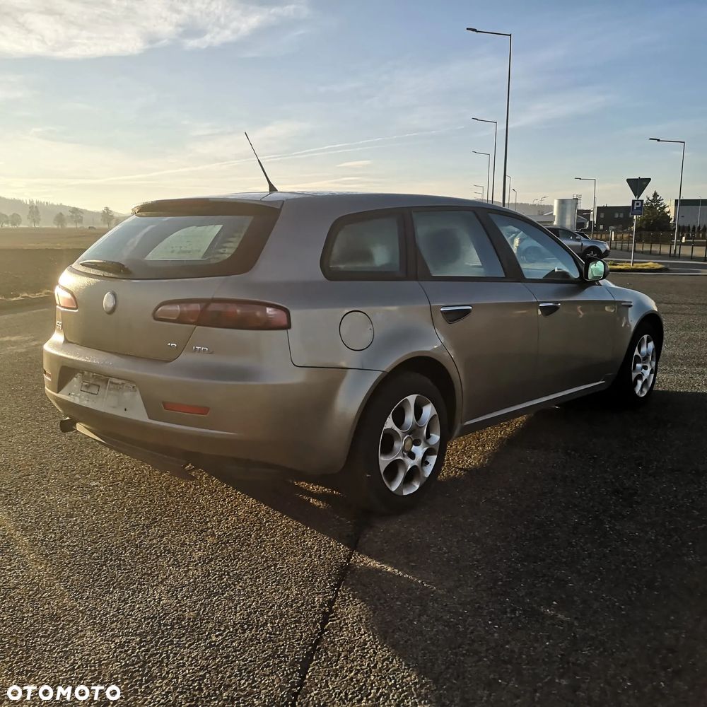 Alfa Romeo 159 1.9 JTDM 16V DPF - 9