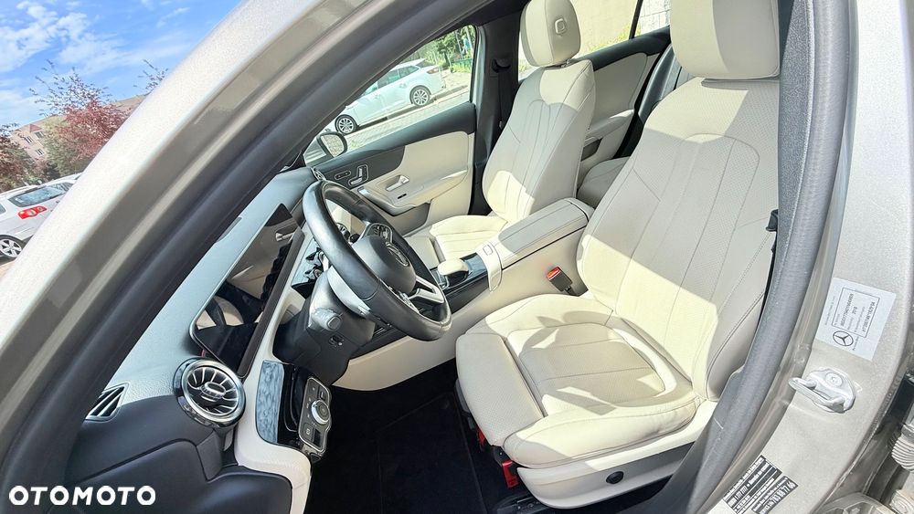Mercedes-Benz Klasa A 220 4-Matic 7G-DCT - 9