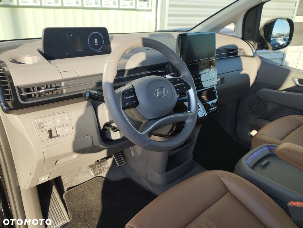 Hyundai Staria 1.6 T-GDI HEV Luxury - 9