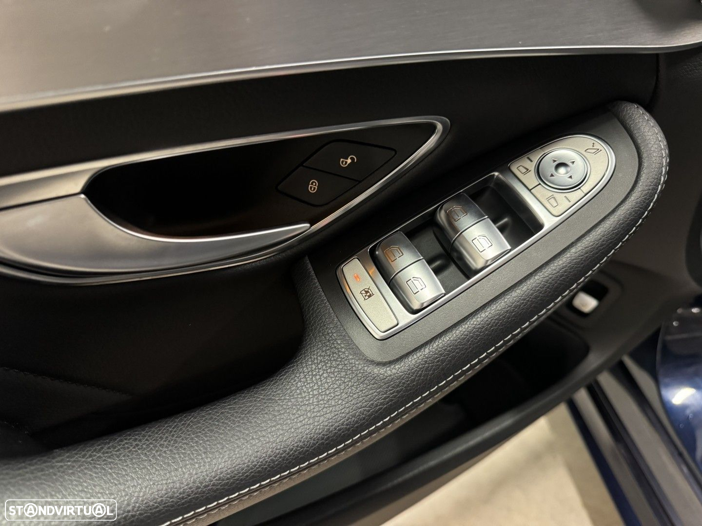 Mercedes-Benz C 300 h AMG Line - 28