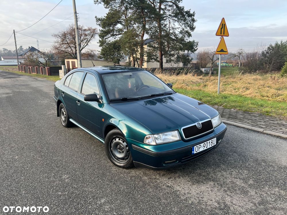 Skoda Octavia 1.6 GLX - 1