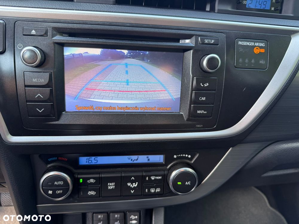 Toyota Auris - 19