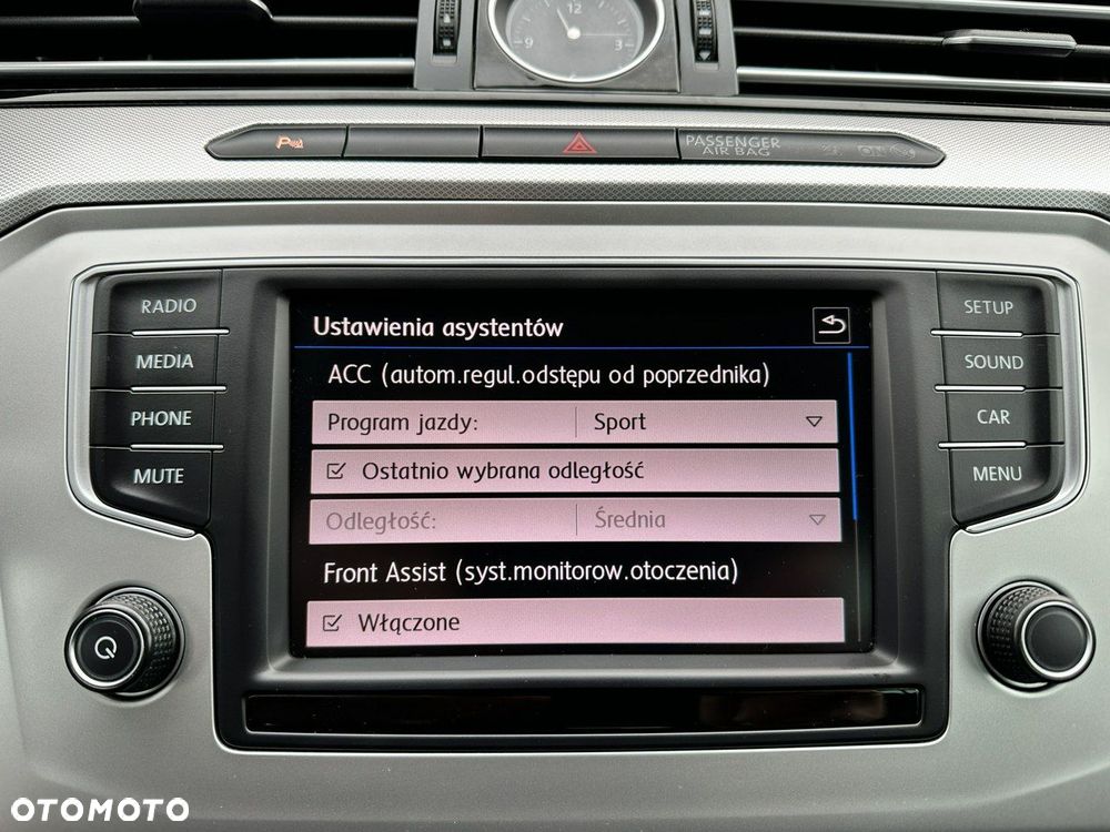 Volkswagen Passat Variant 2.0 TDI SCR Comfortline - 24