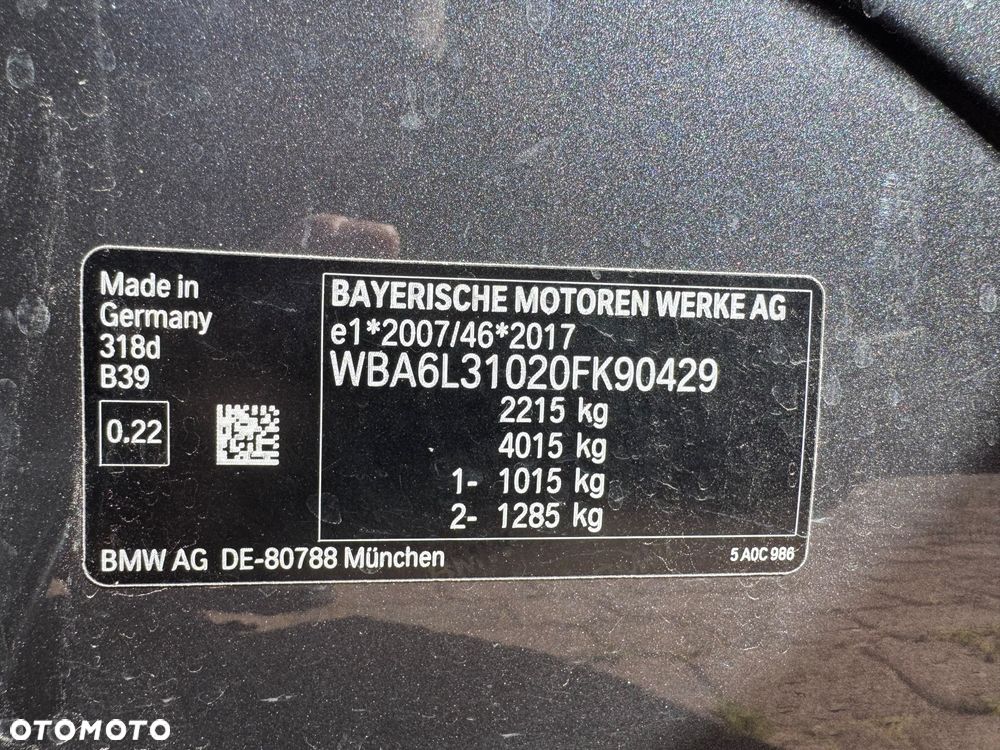 BMW Seria 3 318d mHEV - 30