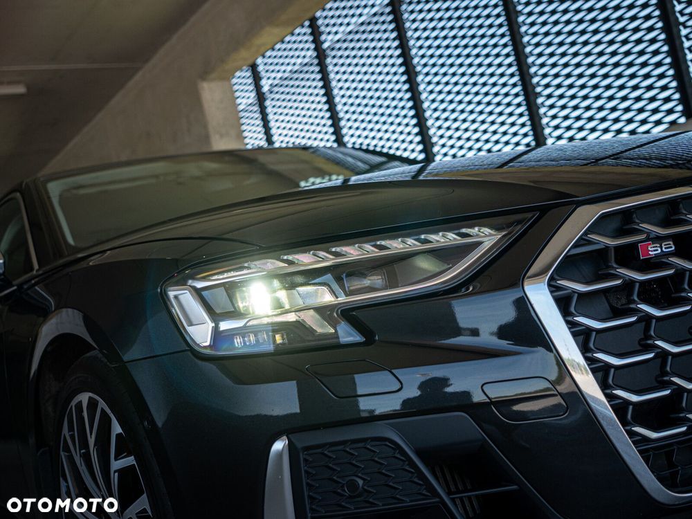 Audi S8 - 11