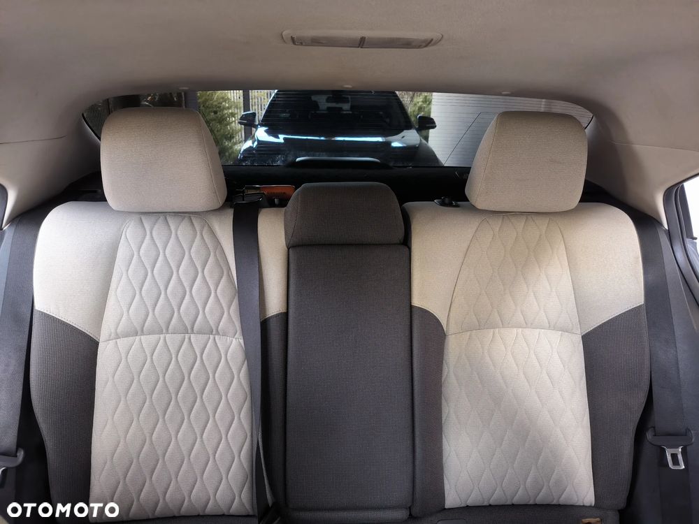 Toyota Corolla - 11