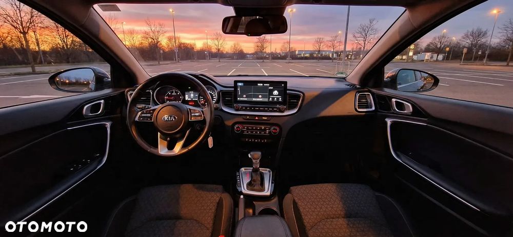 Kia Ceed 1.6 CRDi (48V Mild-Hybrid) DCT7 Platinum - 11