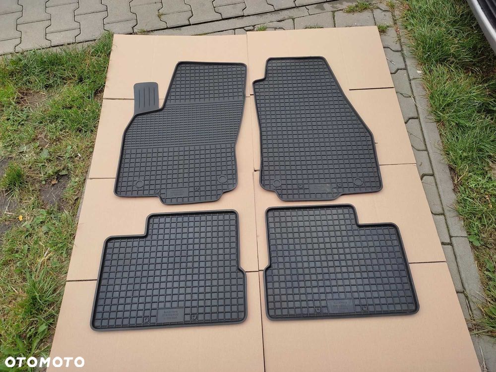 NOWE Dywaniki gumowe OPEL ZAFIRA A 99r-05r dopasowane korytka korytko - 1