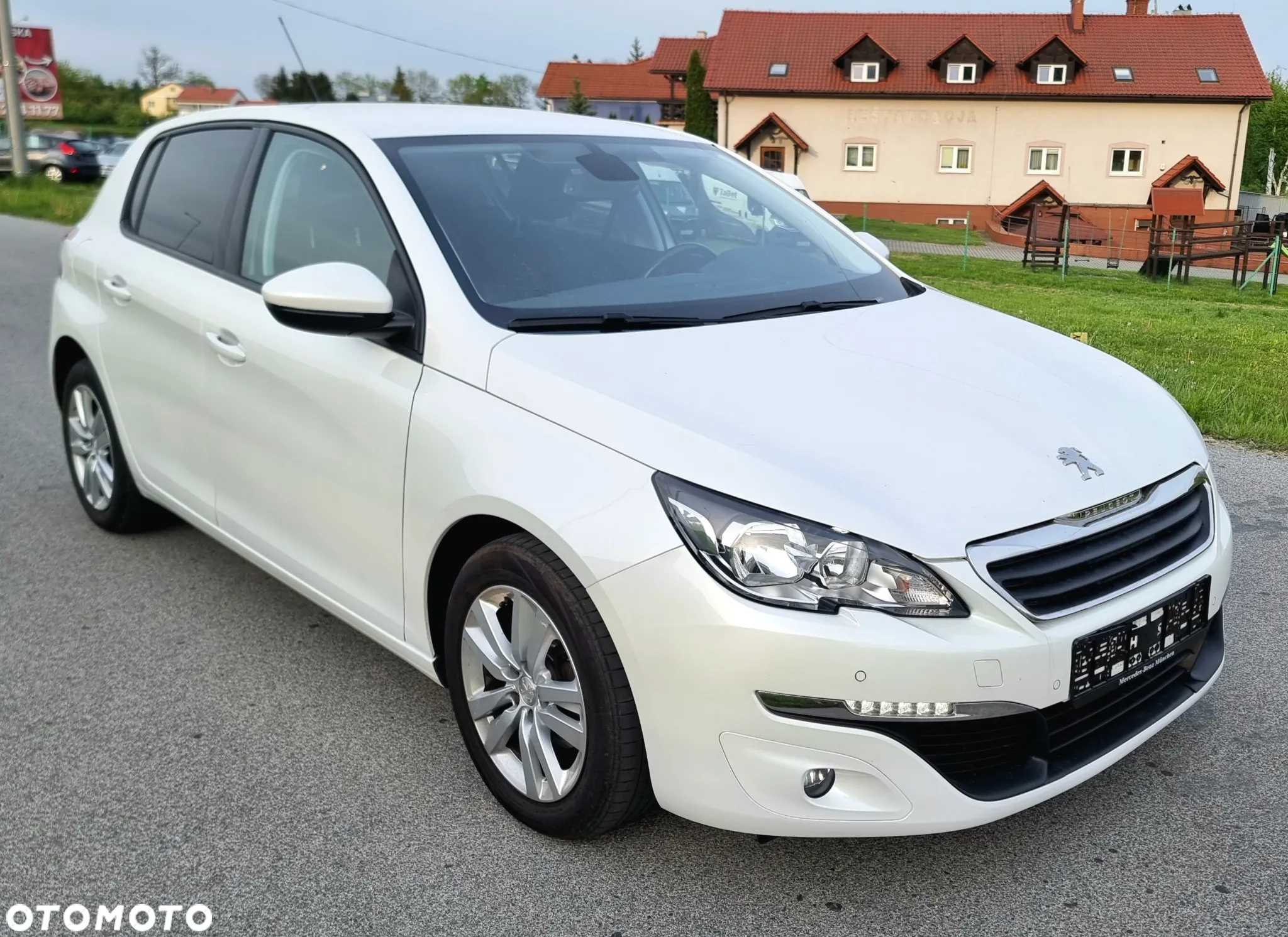 Peugeot 308 1.6 BlueHDi Allure S&S - 2