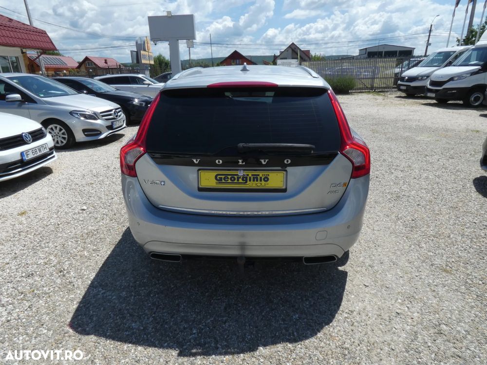 Volvo V60 D6 Plug-In-Hybrid AWD Geartronic Momentum - 6