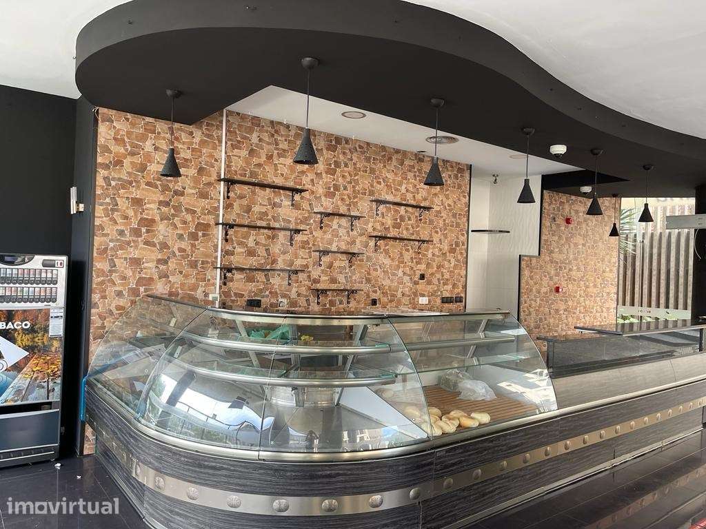 Espaço Comercial - localizado em São Martinho Funchal - Grande imagem: 3/19