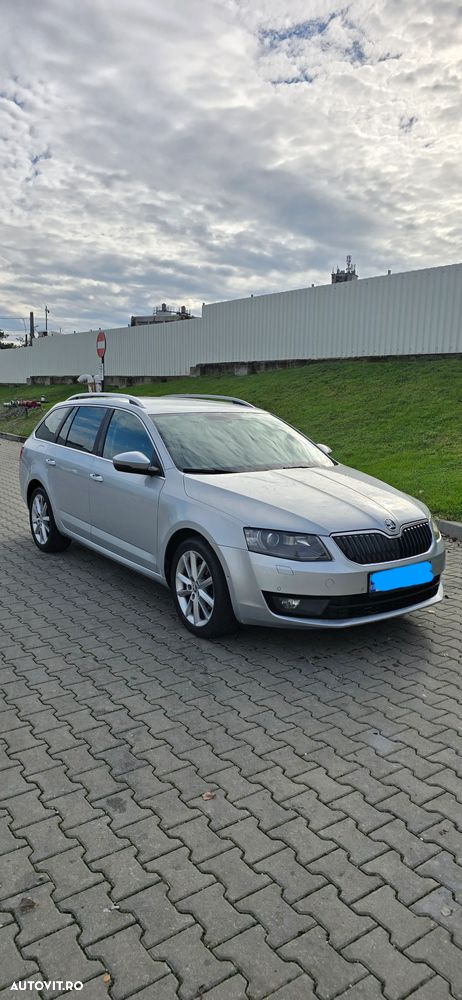 Skoda Octavia Combi Diesel 2.0 TDI Style - 1