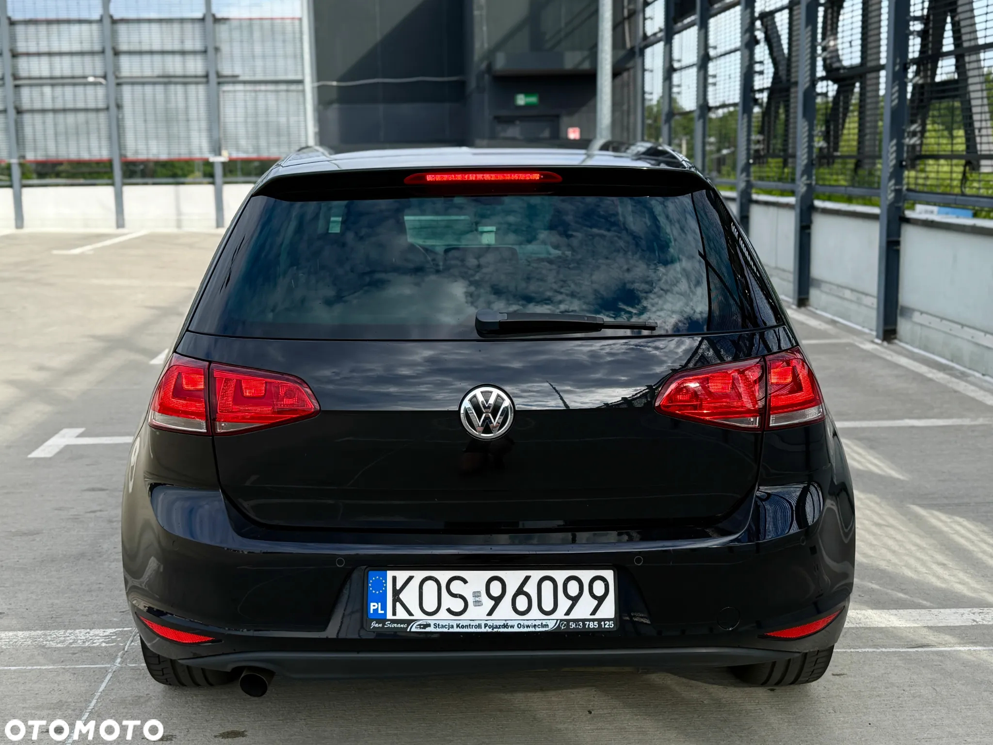 Volkswagen Golf 1.6 TDI BlueMotion Technology Comfortline - 4