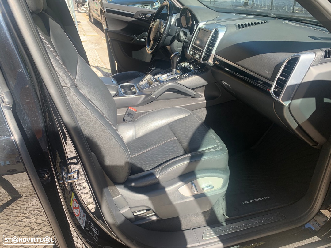 Porsche Cayenne II Platinum Edition - 16