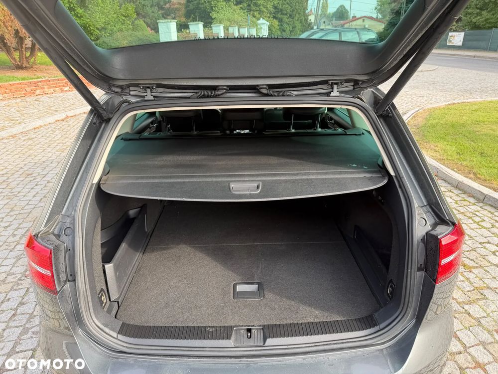 Volkswagen Passat - 9