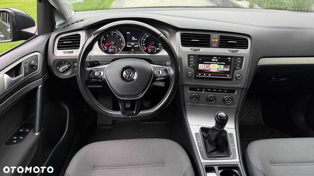 Volkswagen Golf - 12