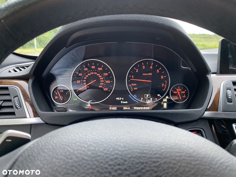 BMW Seria 3 330i xDrive Luxury Line - 11