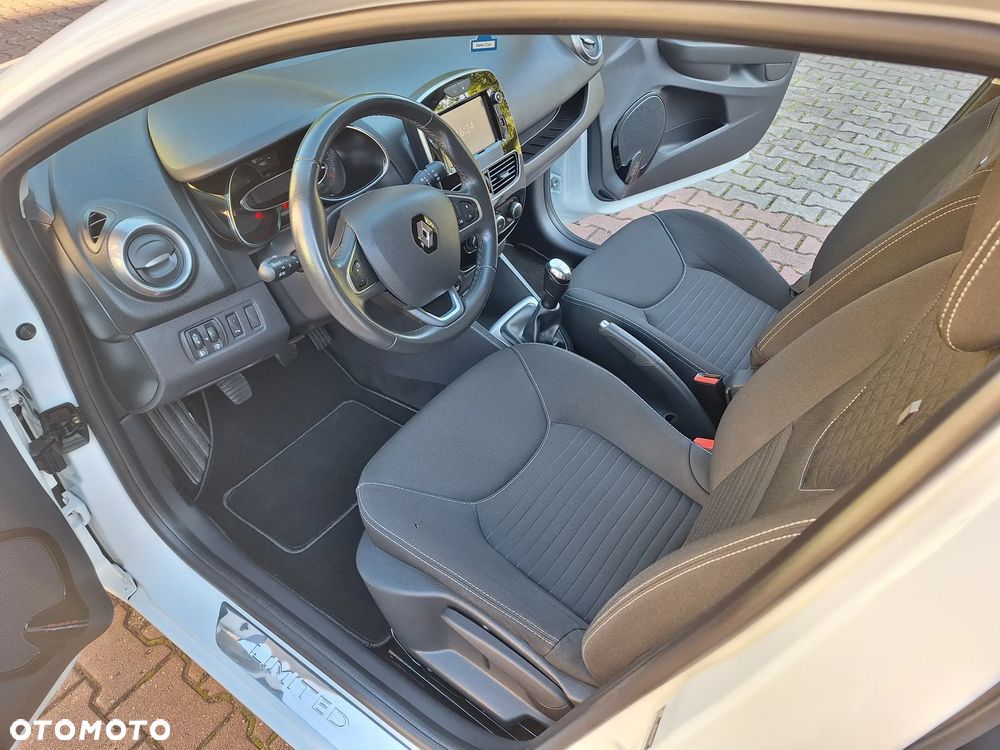 Renault Clio 1.2 16V 75 LIMITED - 10
