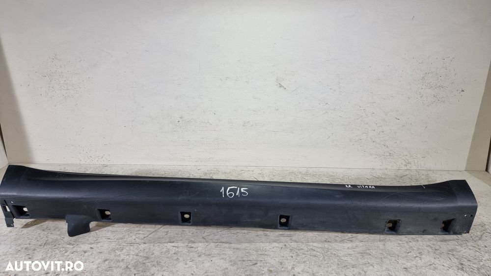 Ornament prag dreapta Suzuki Vitara, 2015, 2016, 2017, 2018. - 1