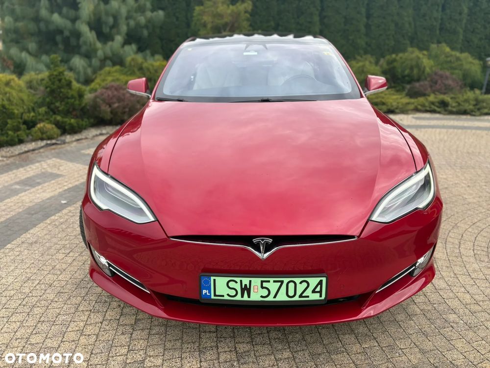 Tesla Model S - 1