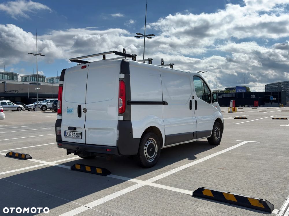 Opel Vivaro - 8