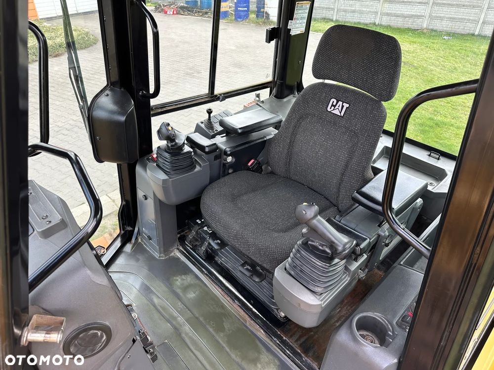 Caterpillar CAT D4 K LGP 9100 Mth - 7
