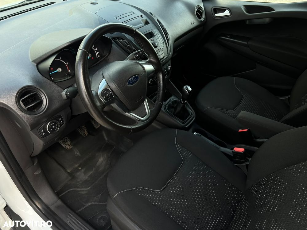 Ford Courier - 13