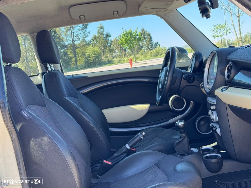 MINI 3 Portas Cooper D - 13