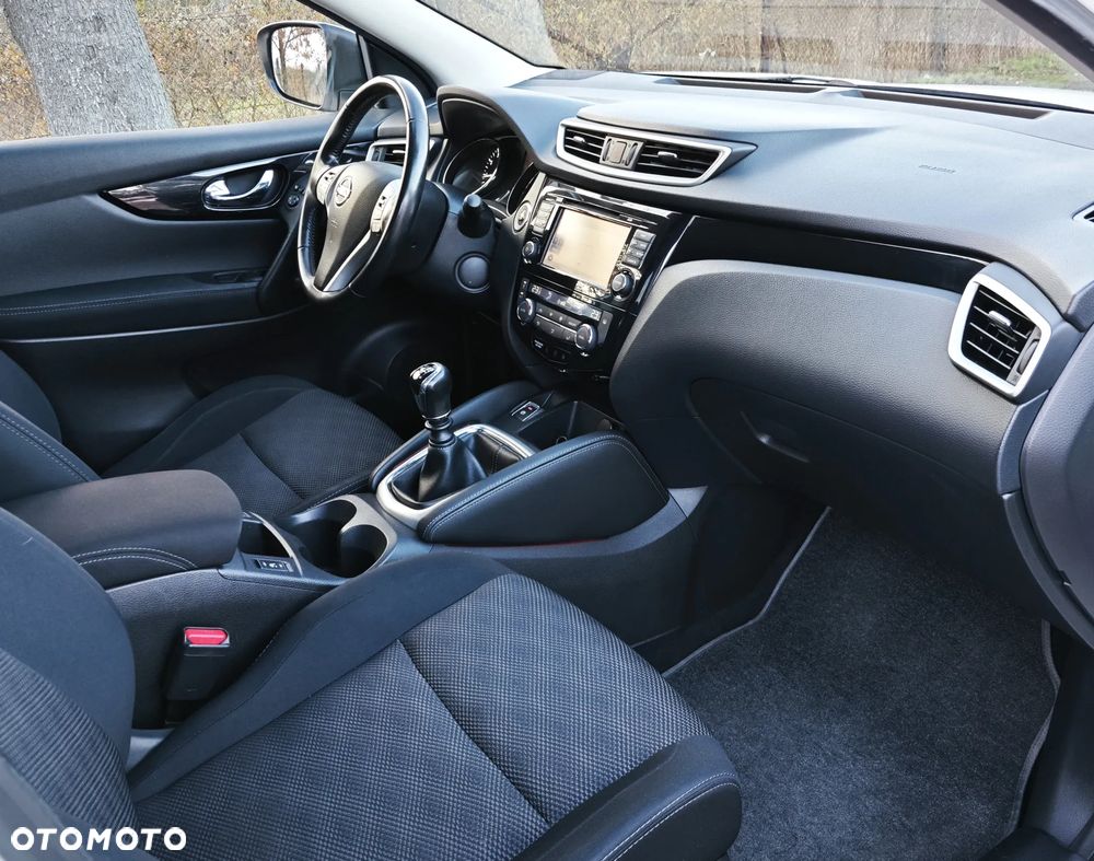 Nissan Qashqai 1.6 DIG-T N-Connecta - 30