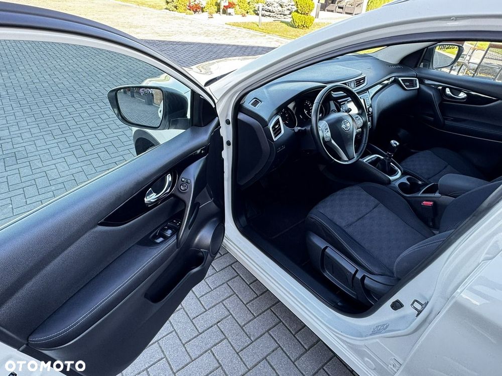 Nissan Qashqai 1.5 dCi TEKNA - 24