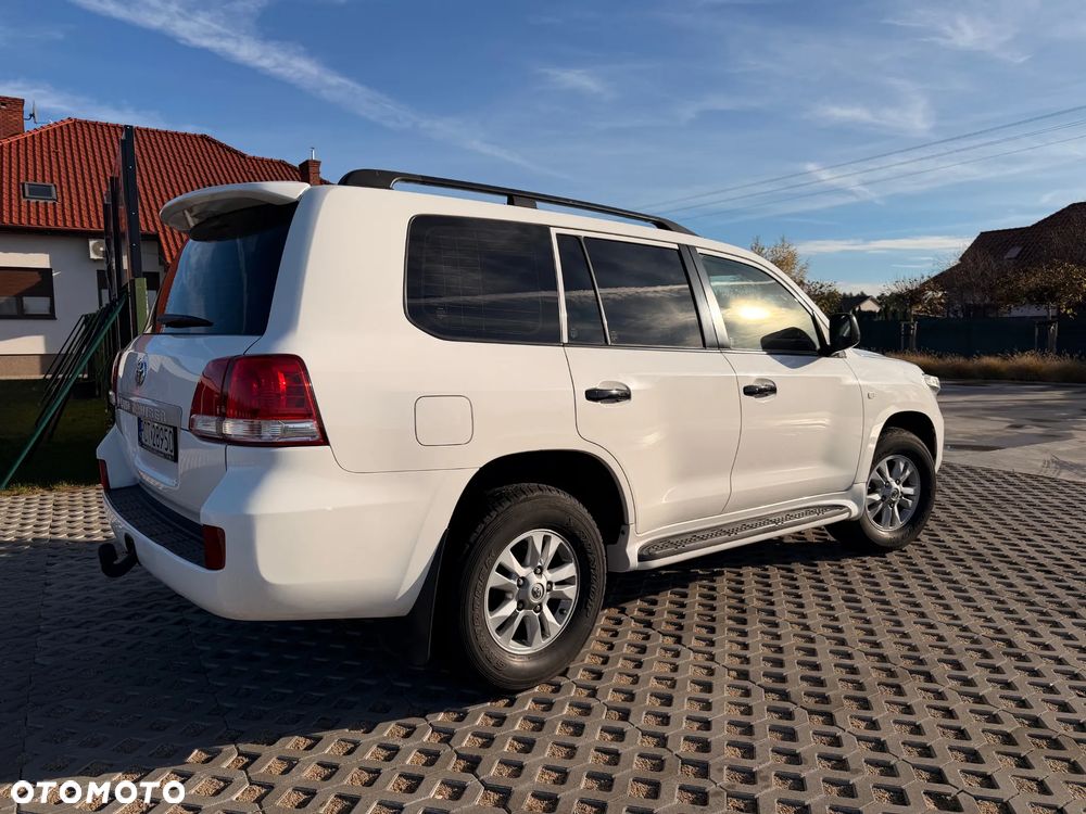 Toyota Land Cruiser - 4