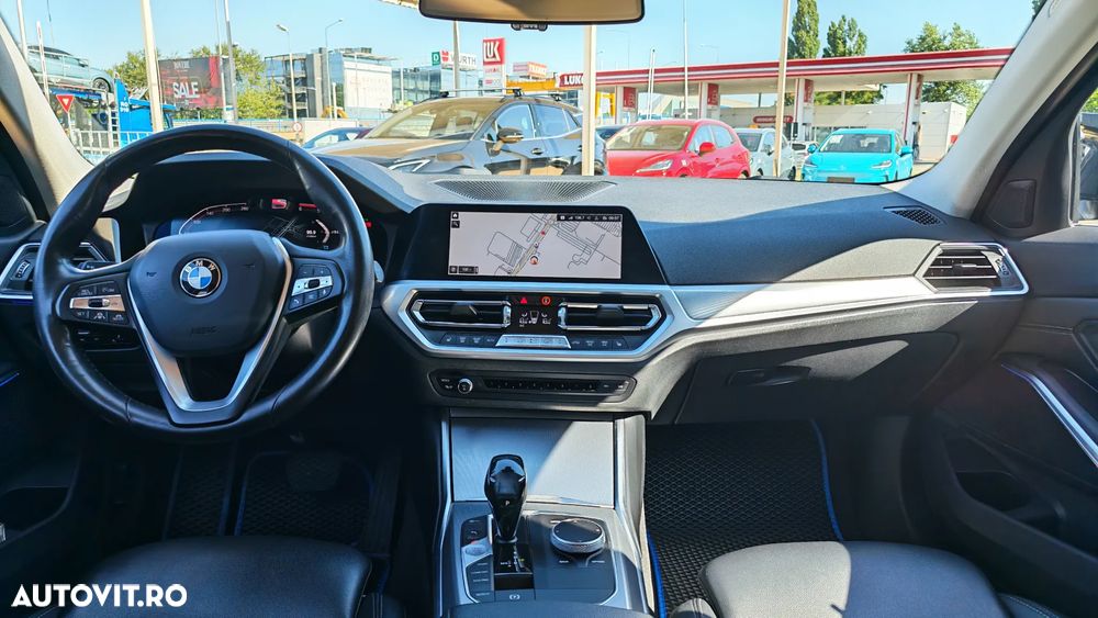 BMW Seria 3 320d xDrive Aut. Luxury Line - 7