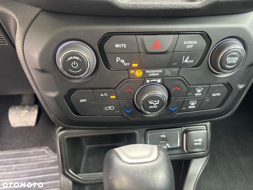 Jeep Renegade 1.5 GSE T4 48V e-Hybrid Automatik Longitude - 12