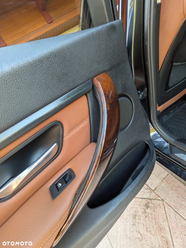 BMW Seria 3 328i Luxury Line - 22