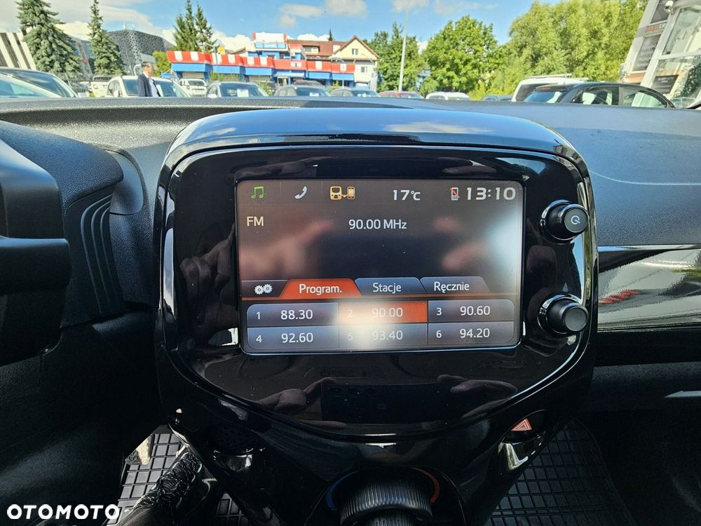 Toyota Aygo x-play touch - 8