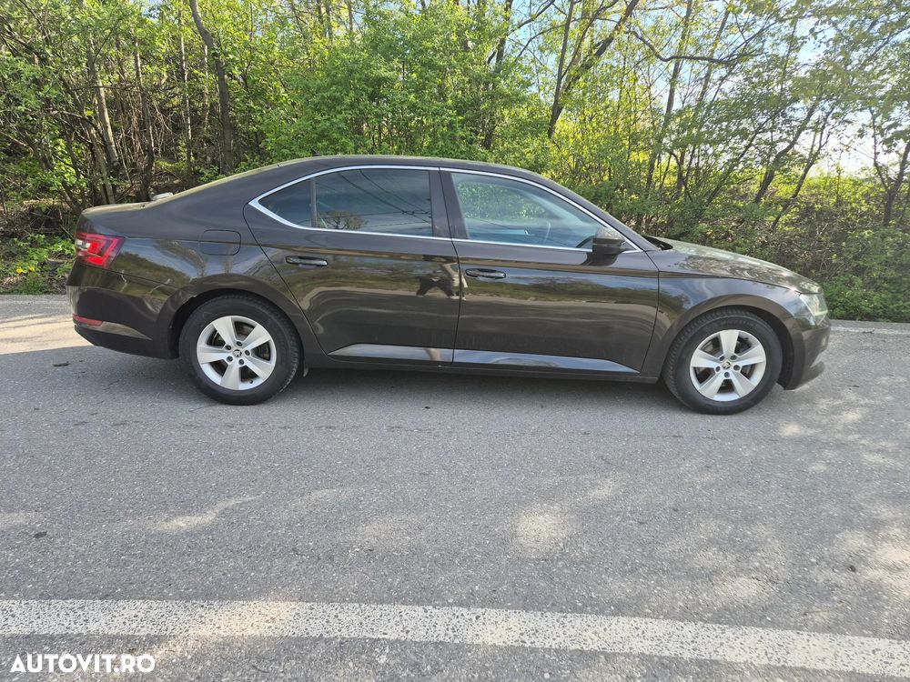 Skoda Superb 1.6 TDI DSG Style - 37