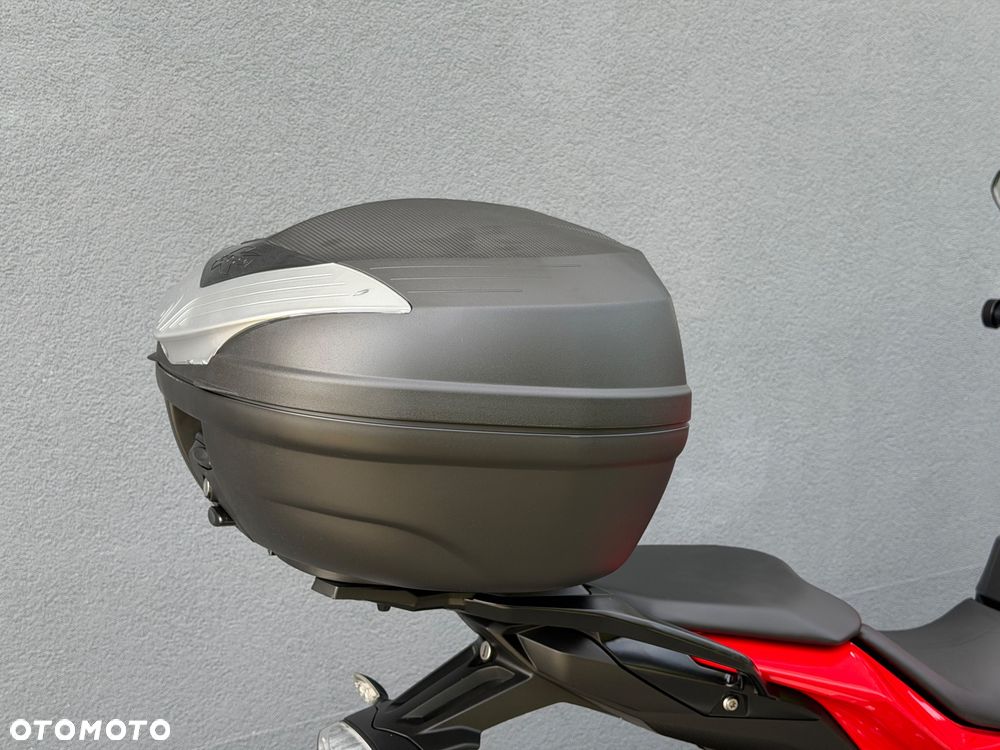 BMW XR - 18