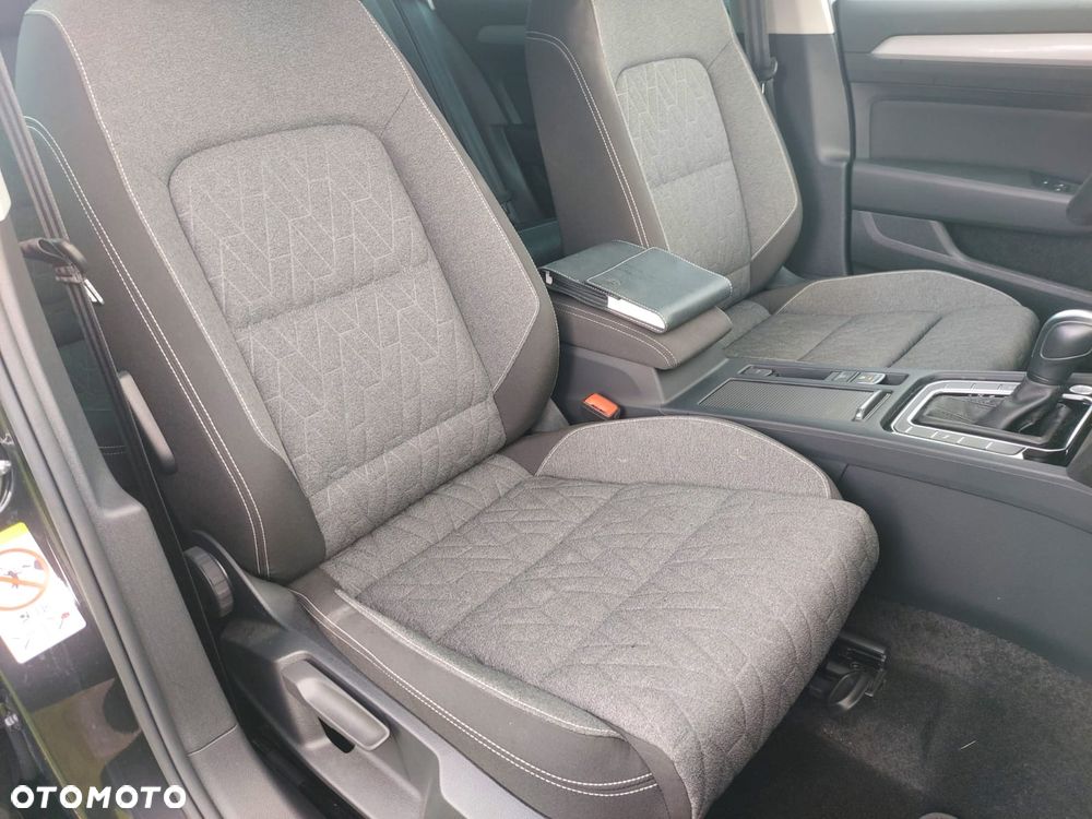Volkswagen Passat 2.0 TDI SCR DSG Elegance - 10