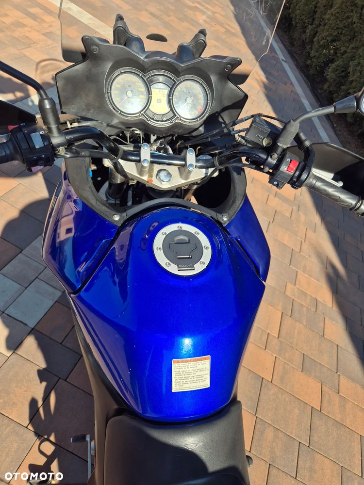 Suzuki V-STROM - 12