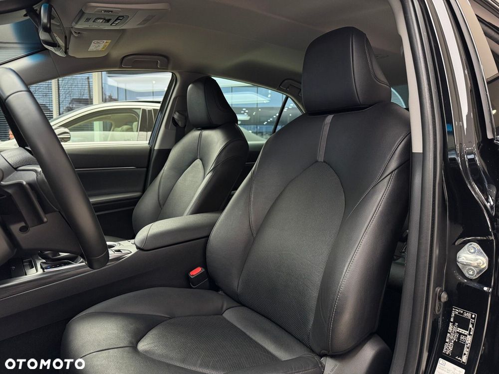 Toyota Camry 2.5 Hybrid Executive CVT - 9