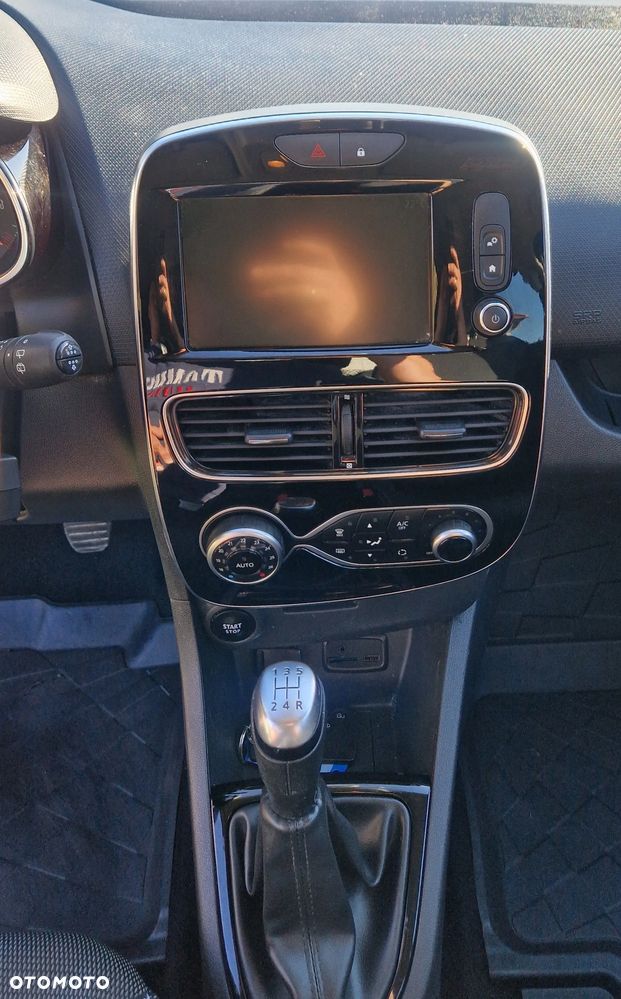 Renault Clio - 11