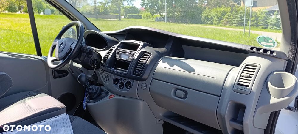 Opel Vivaro - 8