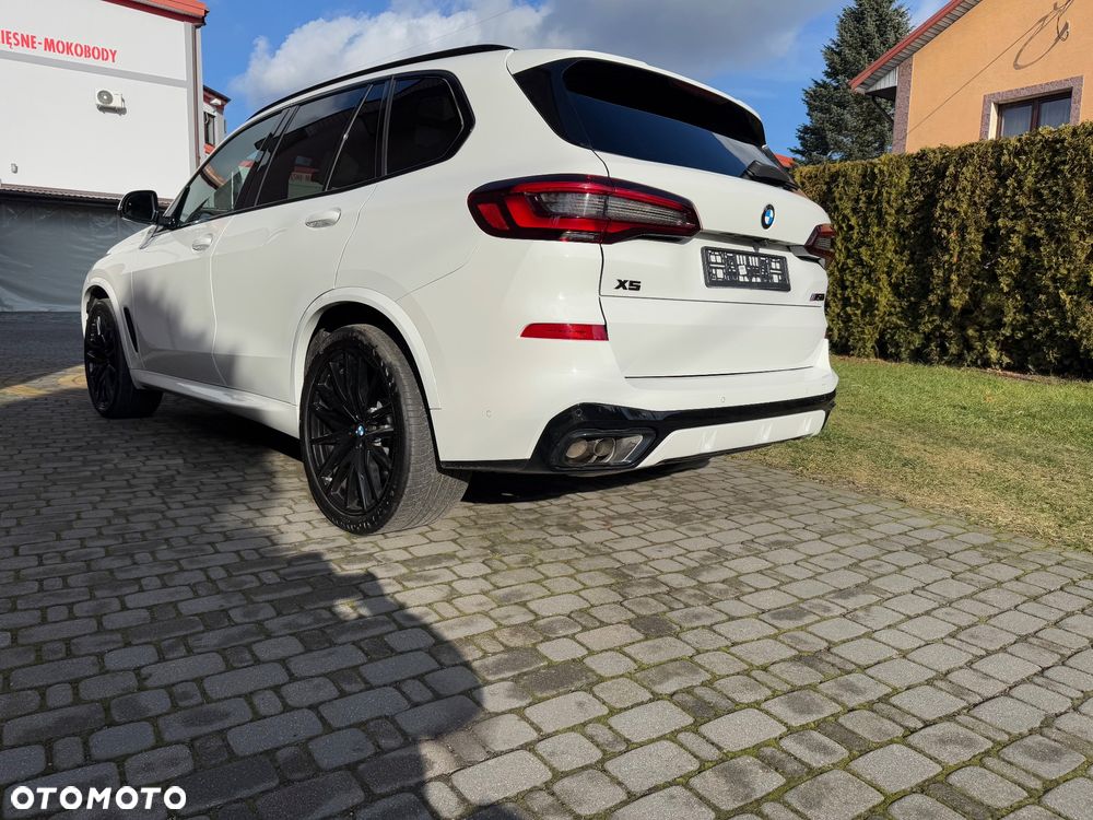 BMW X5 M M50i - 9