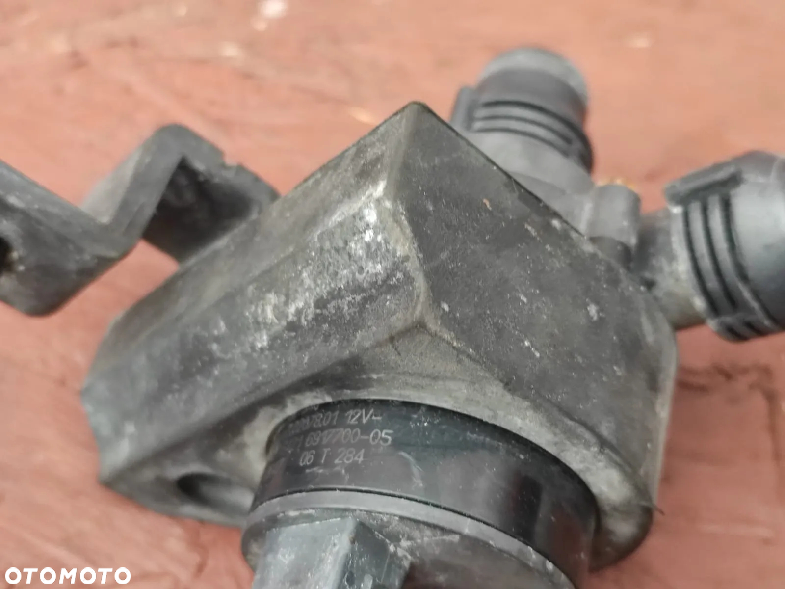 BMW E60 / E60 LCI / E61 / E61 LCI / E63 LCI / E64 LCI. ORYGINALNA DODATKOWA POMPA WODY / POMPA NAGRZEWNICY EUROPA. O NR: 6 917 700 OEM. SPRAWNA W 100%. - 9