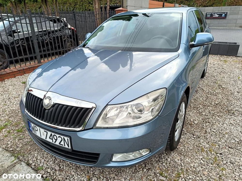 Skoda Octavia 1.6 Combi Ambiente - 2