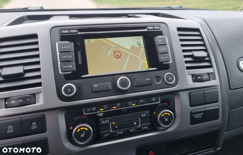 Volkswagen Multivan - 13