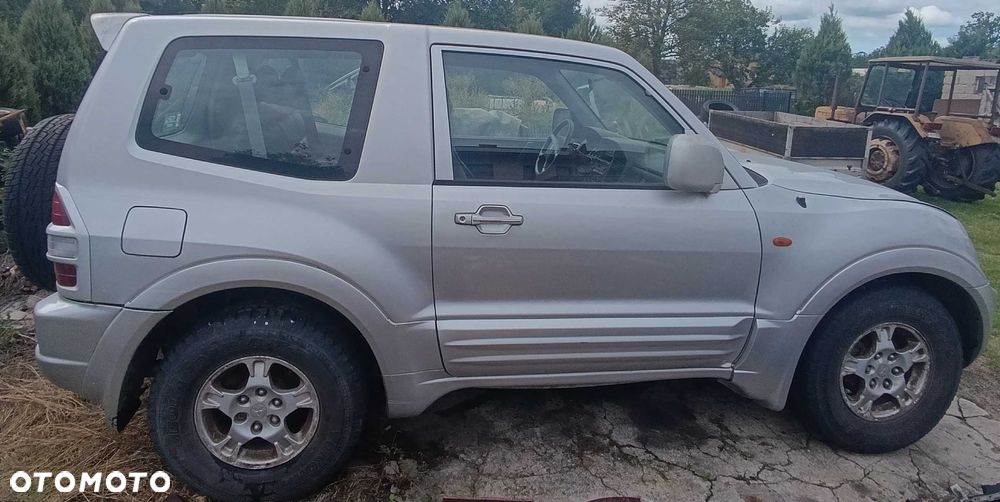 Mitsubishi Pajero - 6
